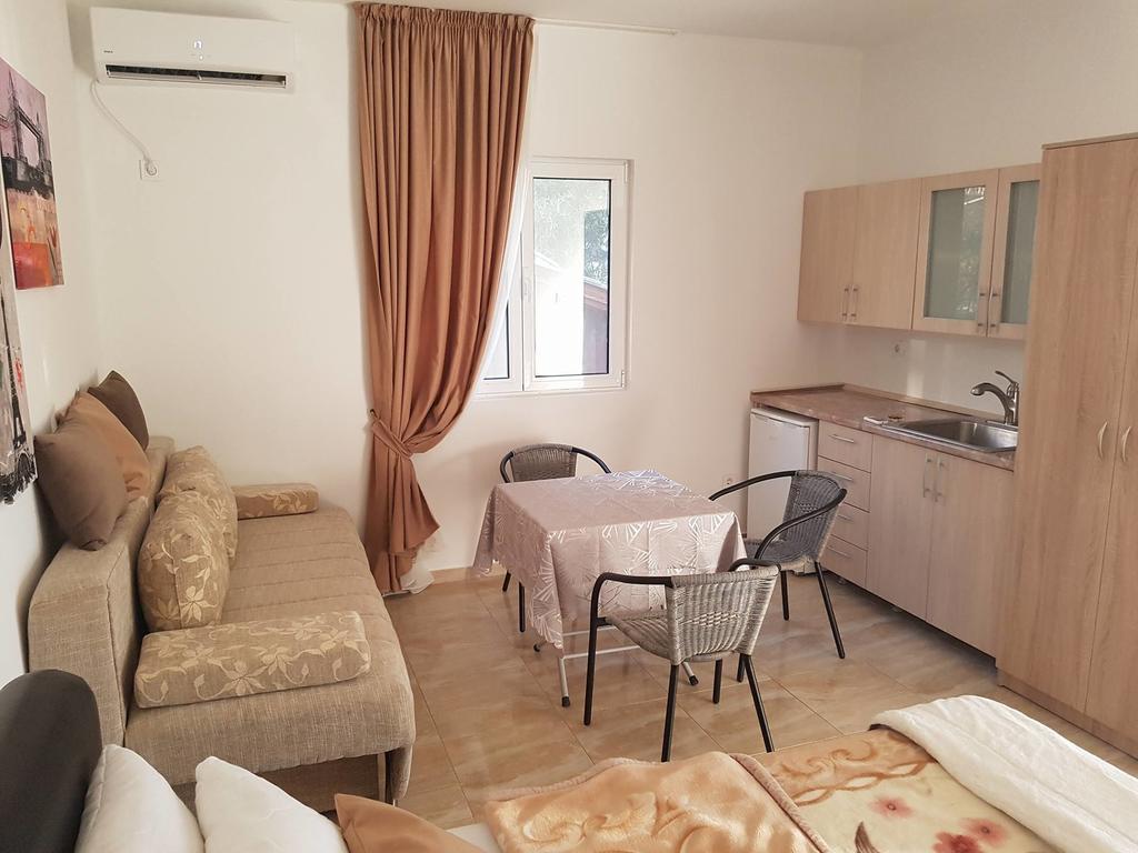 Apartments Stuart Utjeha Εξωτερικό φωτογραφία