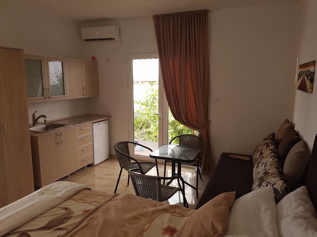 Apartments Stuart Utjeha Εξωτερικό φωτογραφία